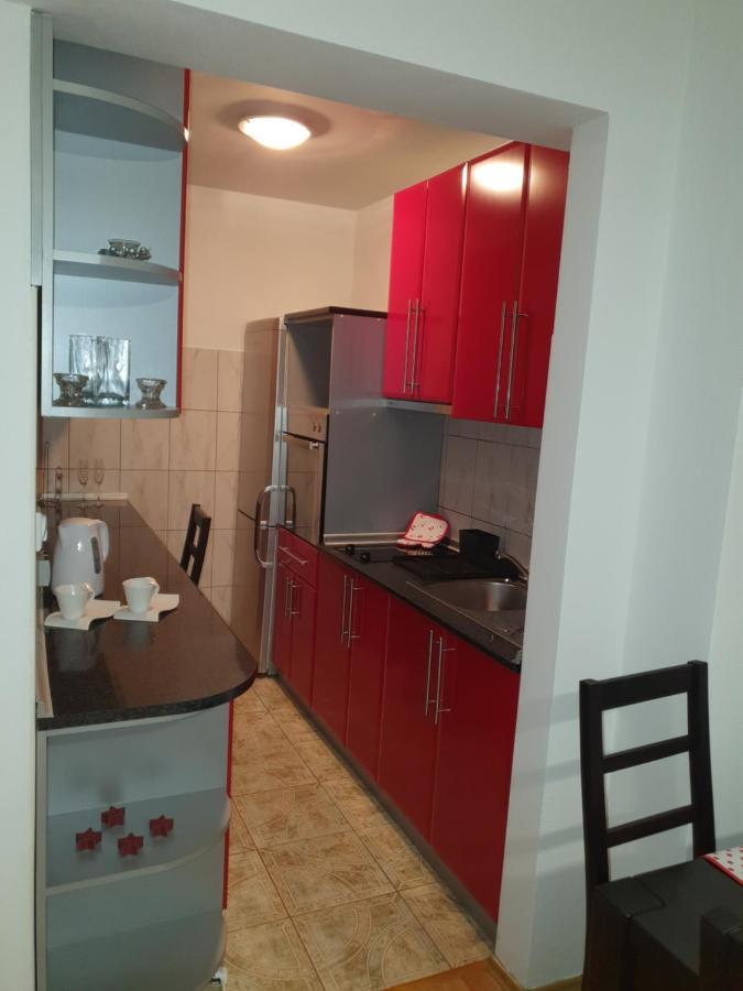 Apartman Basic Добой Екстериор снимка