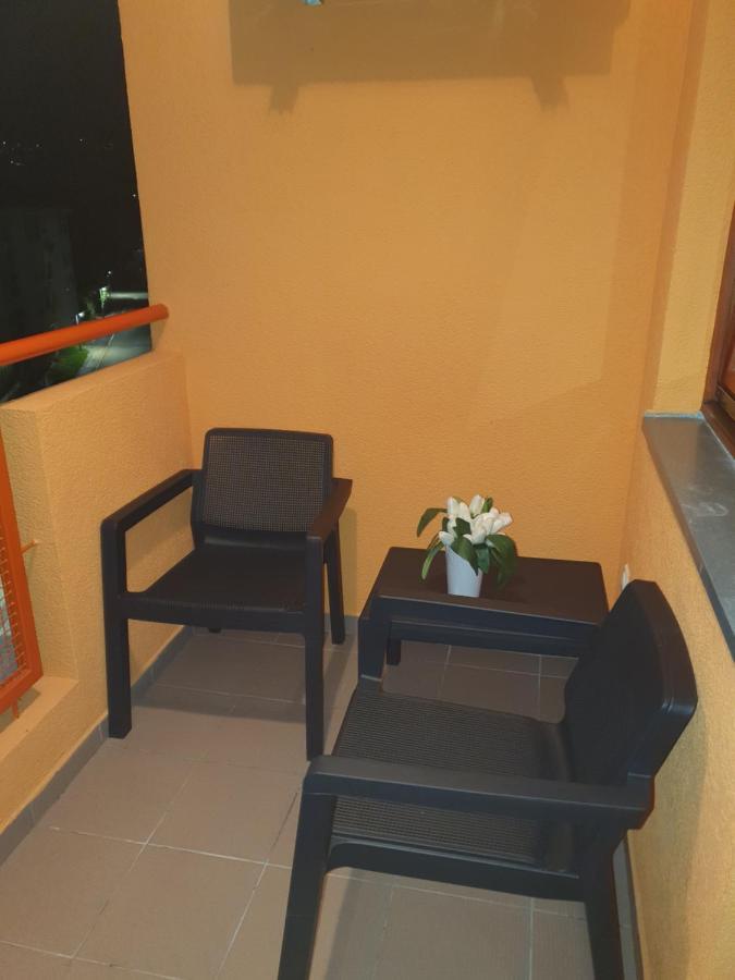 Apartman Basic Добой Екстериор снимка
