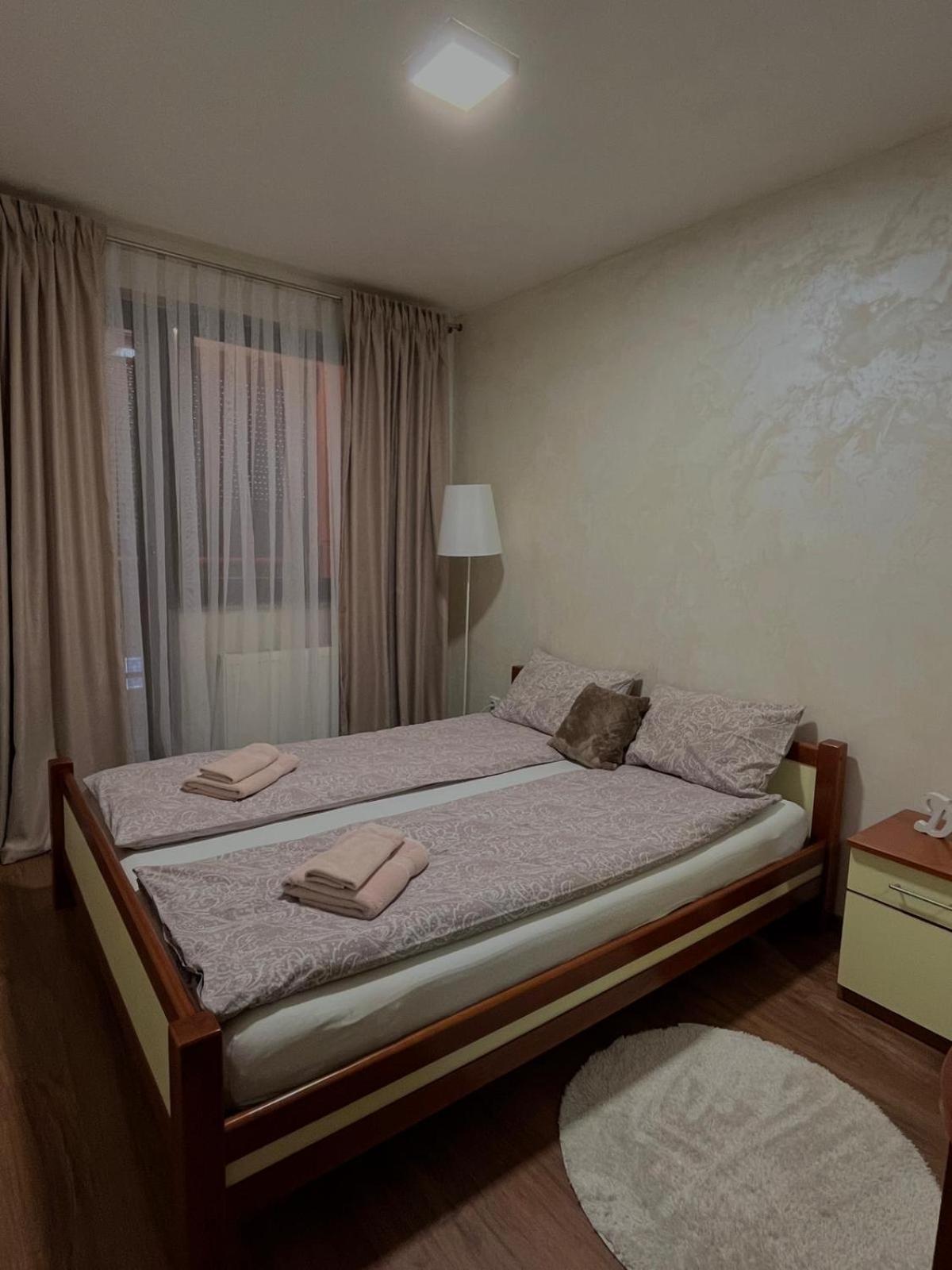 Apartman Basic Добой Екстериор снимка
